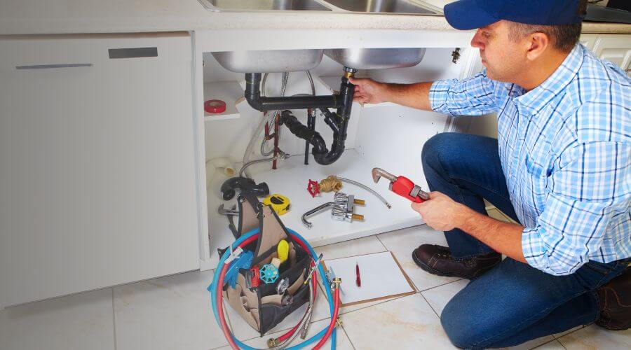Expert burst pipe repair services in Maud, TX